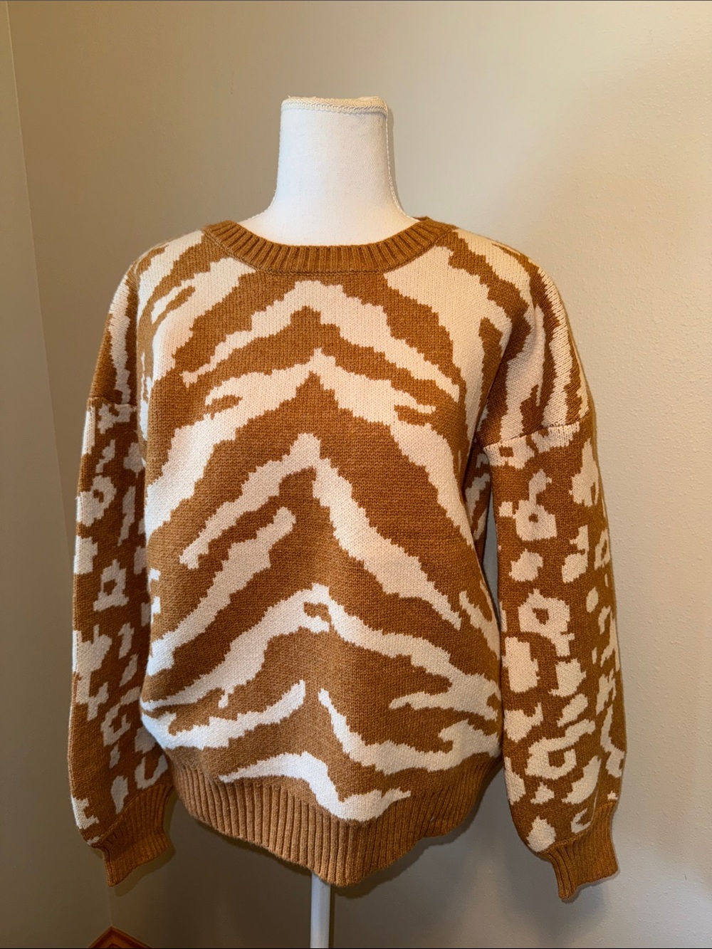 NWT Hem & Thread Beige and Brown Animal-Print Crewneck Sweater -Medium
